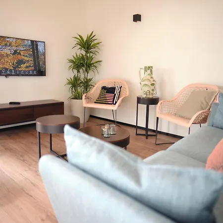 Beautiful In With Garden Holiday home *